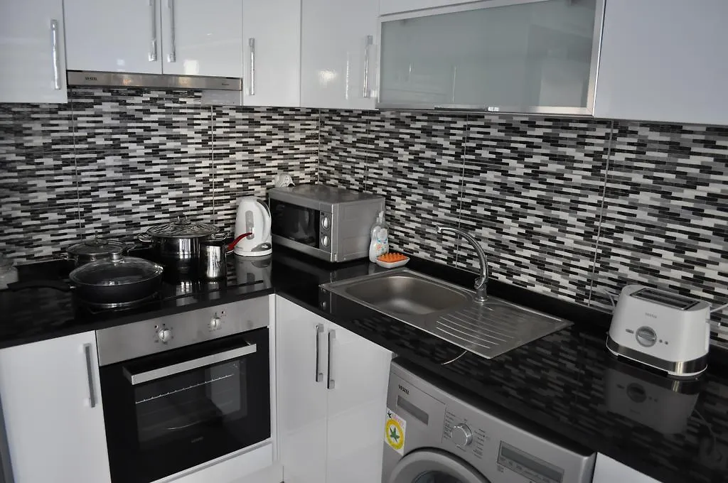 Orka Royal Hills Apartments D1 Patio And Bbq 0*, Oludeniz